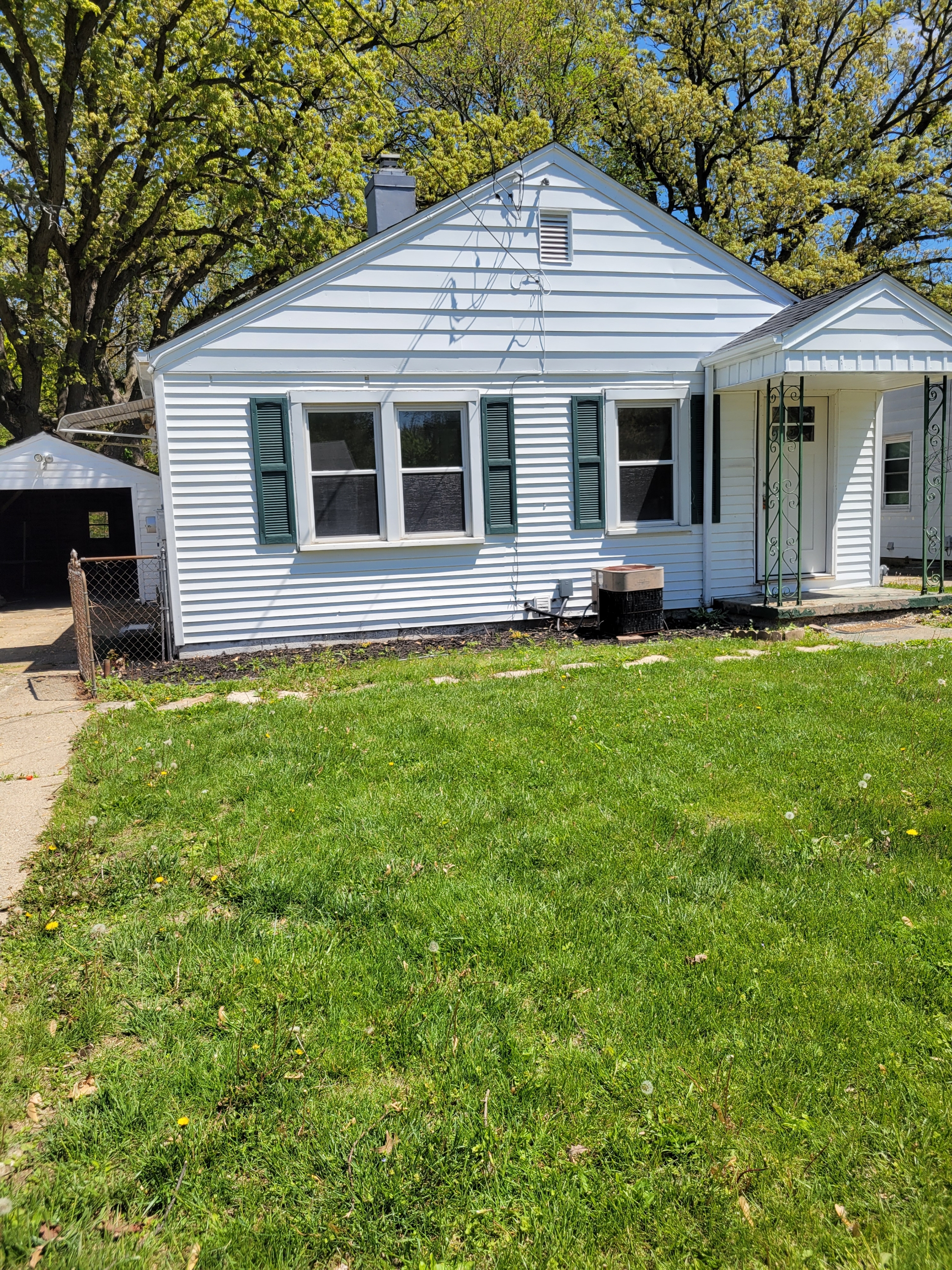 5018 N Best St.